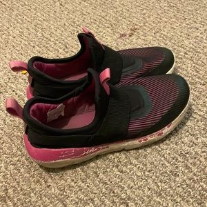 Girls shoes